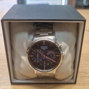ZEGAREK MĘSKI PULSAR VD53-X330 CHRONOGRAPH NA SREBRNEJ BRANSOLECIE